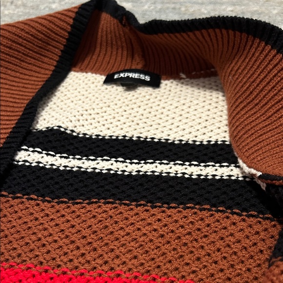 Express Cardigan - Picture 4 of 8